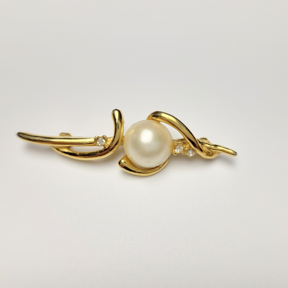 Gold Tone Faux Pearl Rhinestone Swirl Brooch Pin Vintage Style
